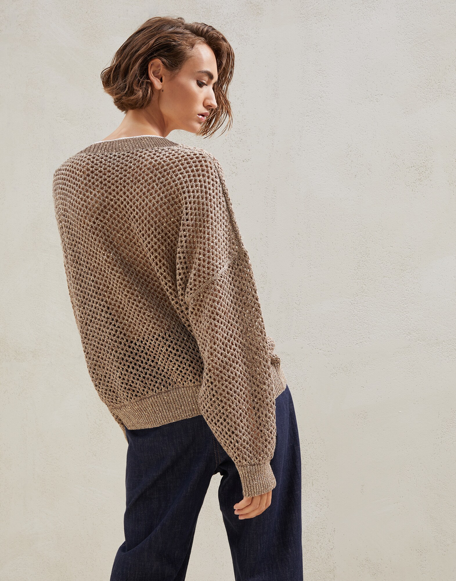 V-neck - Back view
