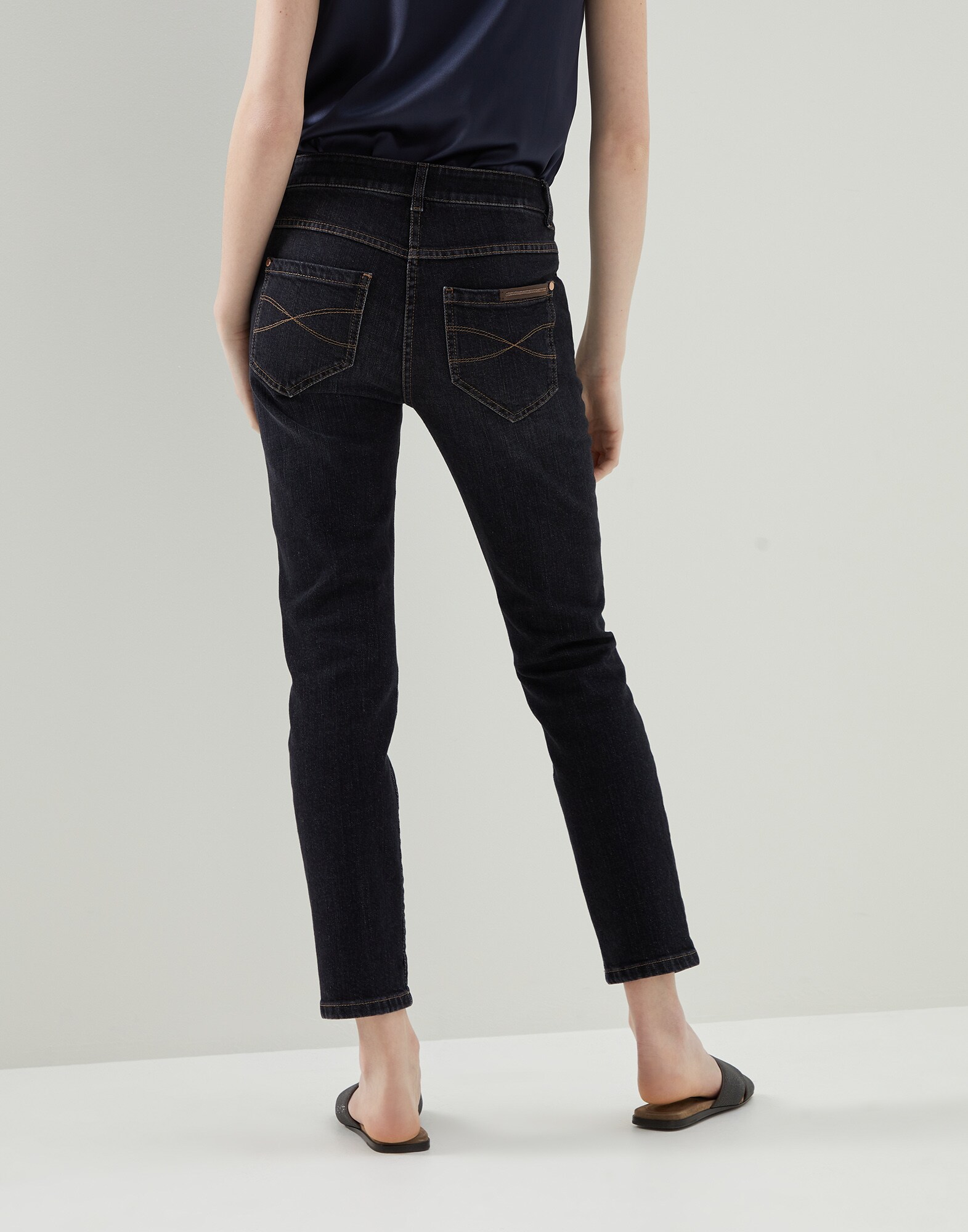 Slim - Back view
