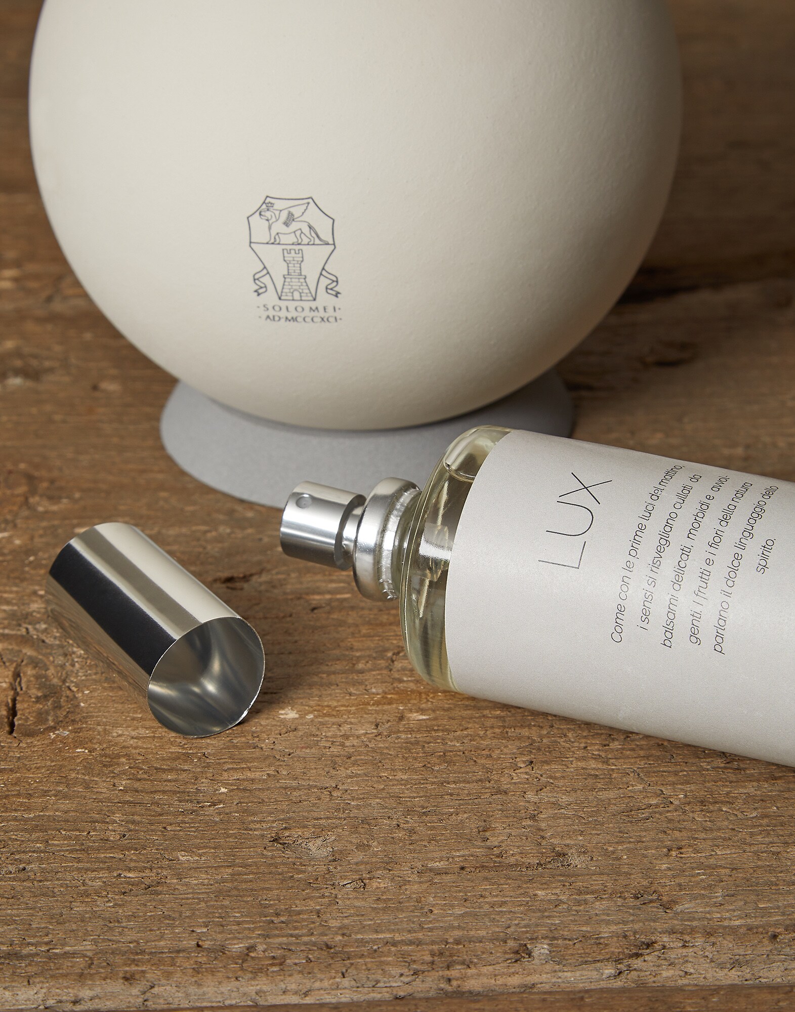 Diffusers Chalk Lifestyle 1 - Brunello Cucinelli