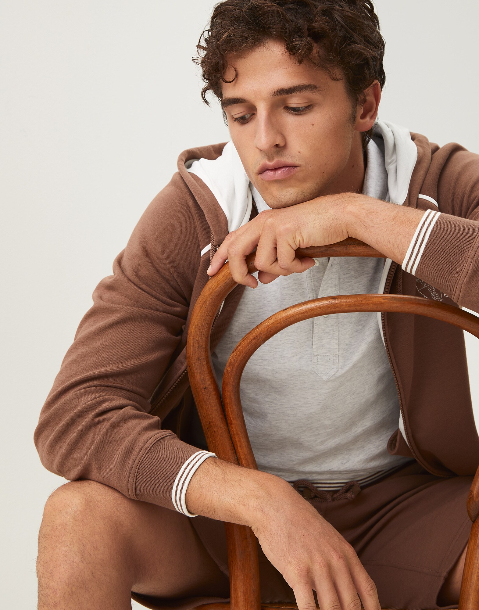 Sweatshirt - Editorial view