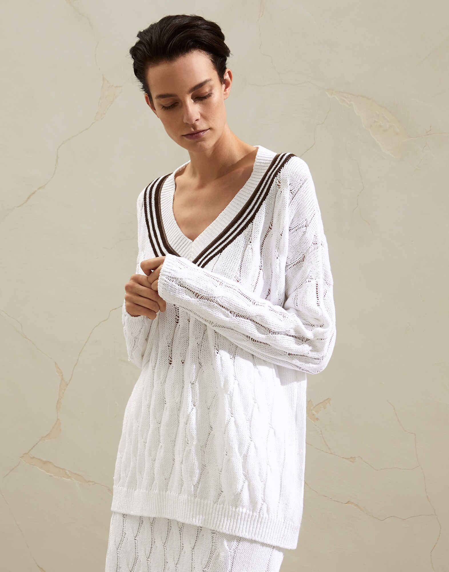 V-neck - Front view