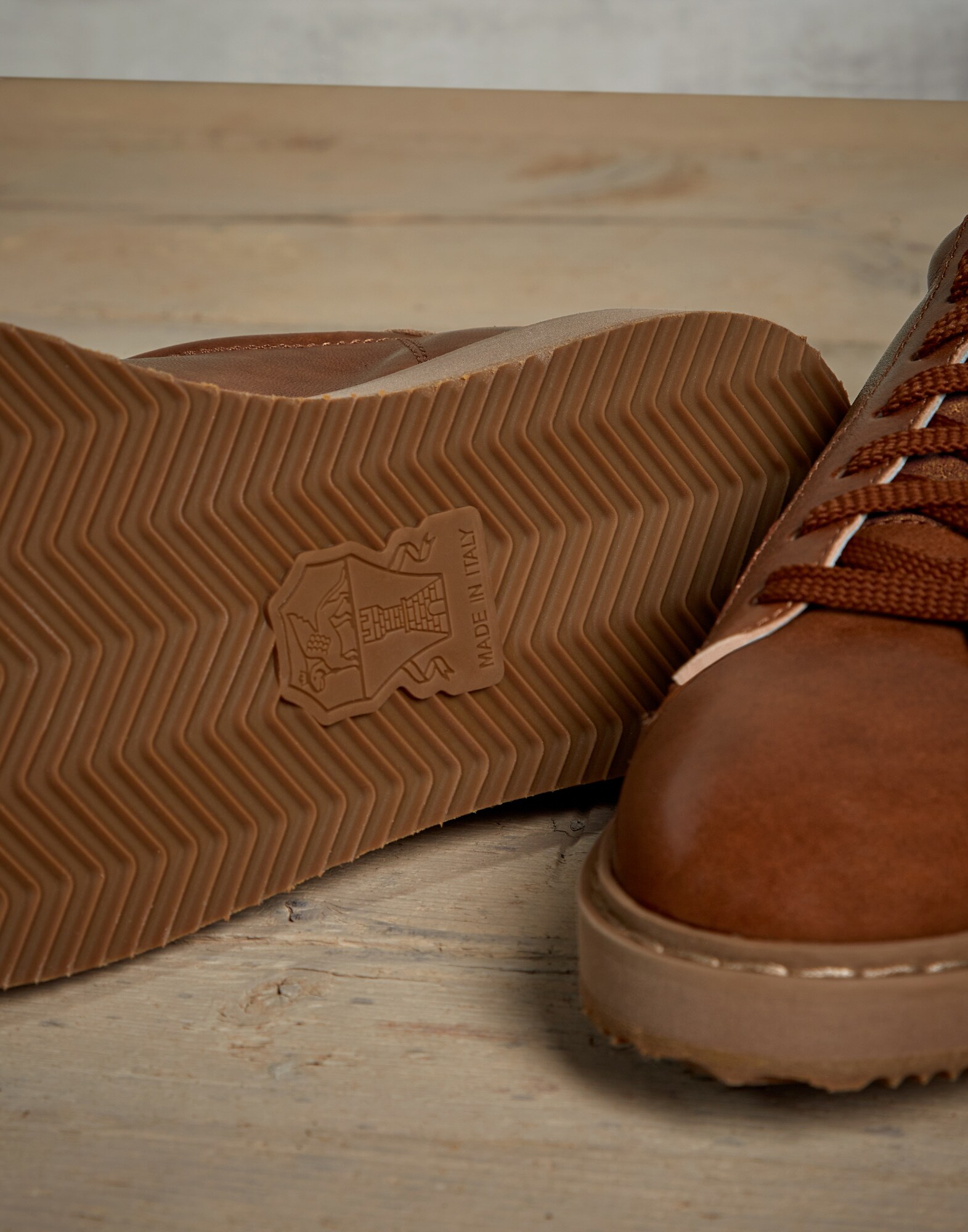 Sneakers - Detail view