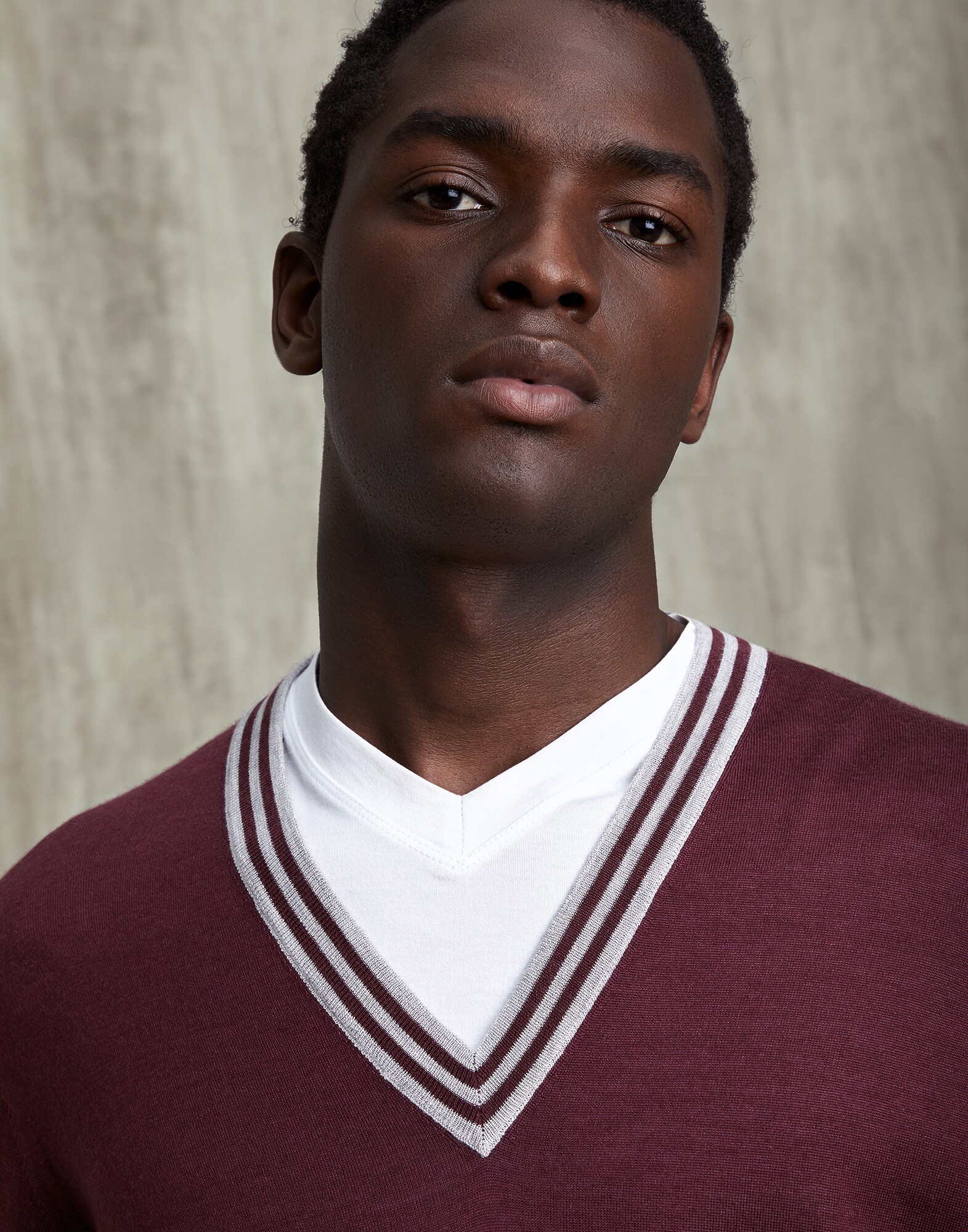 V-neck - Detail view
