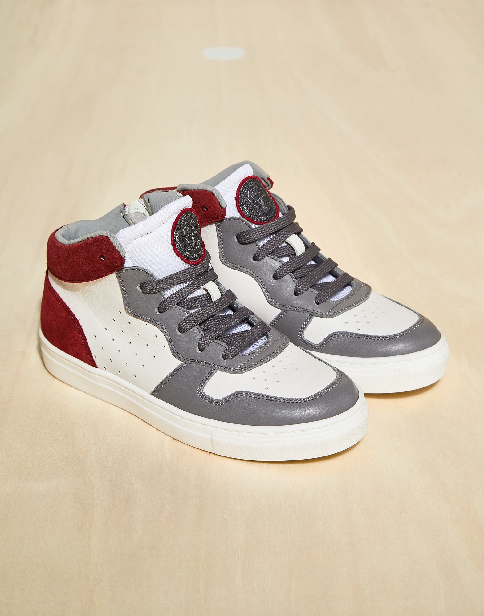 Sneakers - Front view
