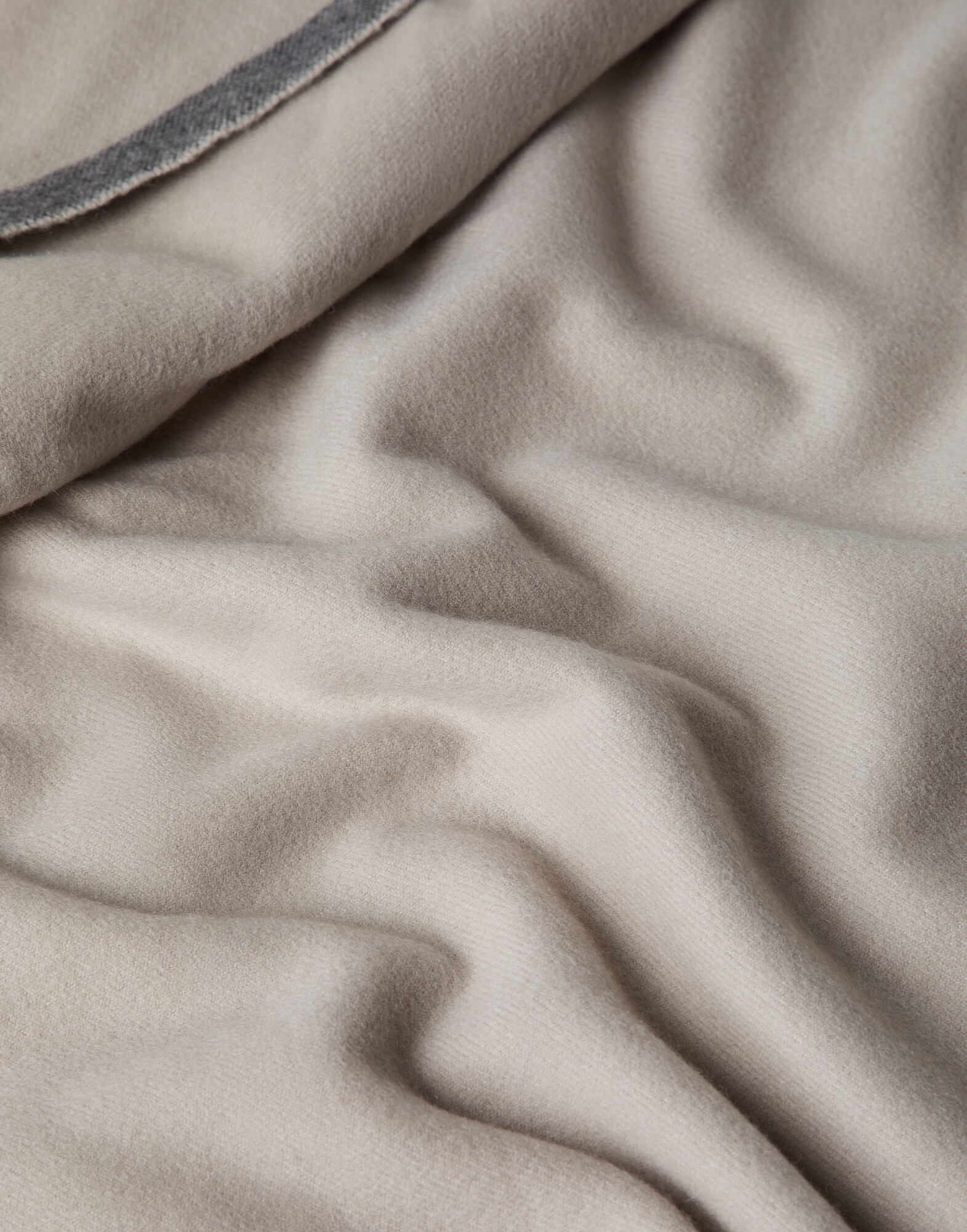Cashmere Throw - Detail view