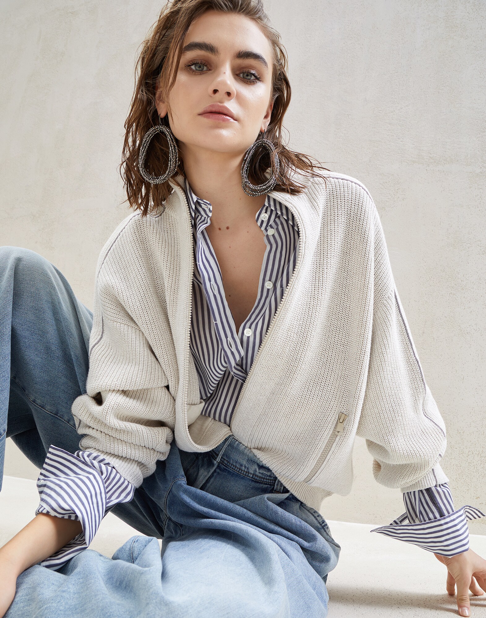 Sweatshirt - Editorial view