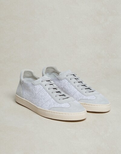 Sneakers - Front view