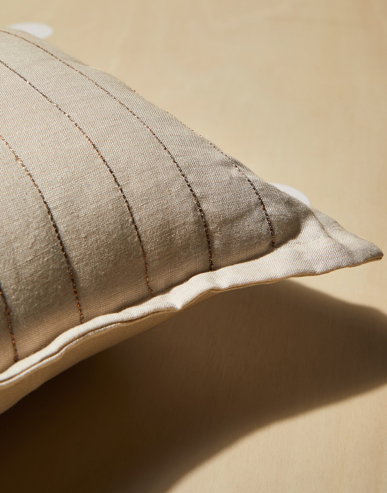 Blankets & Cushions - Detail view
