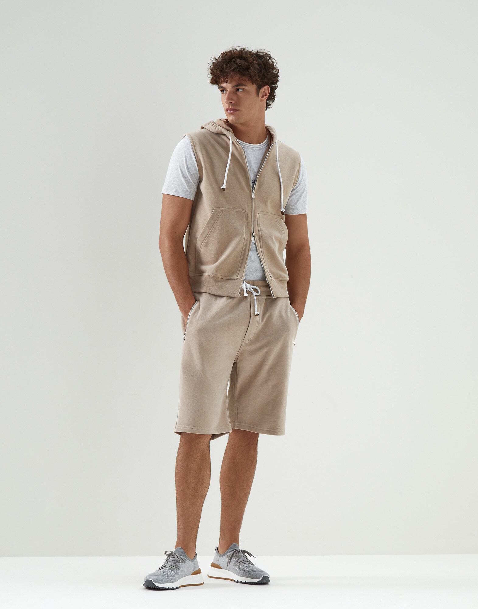 Bermuda Shorts - Full look