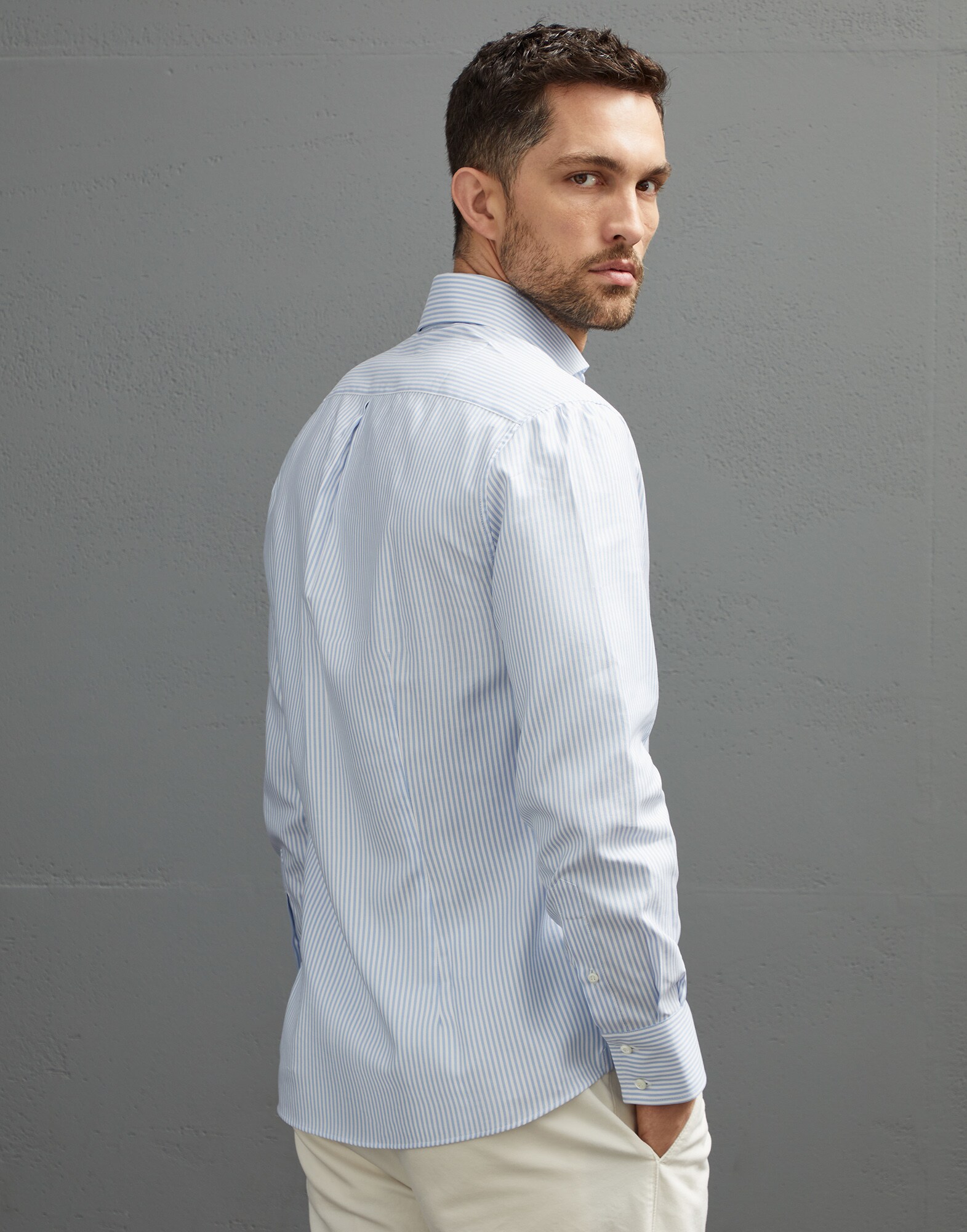 Slim - Back view