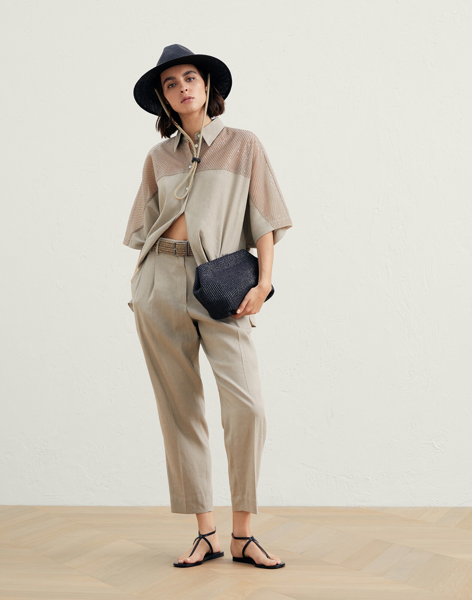 231WOUTFITEXTRA25B image number 0
