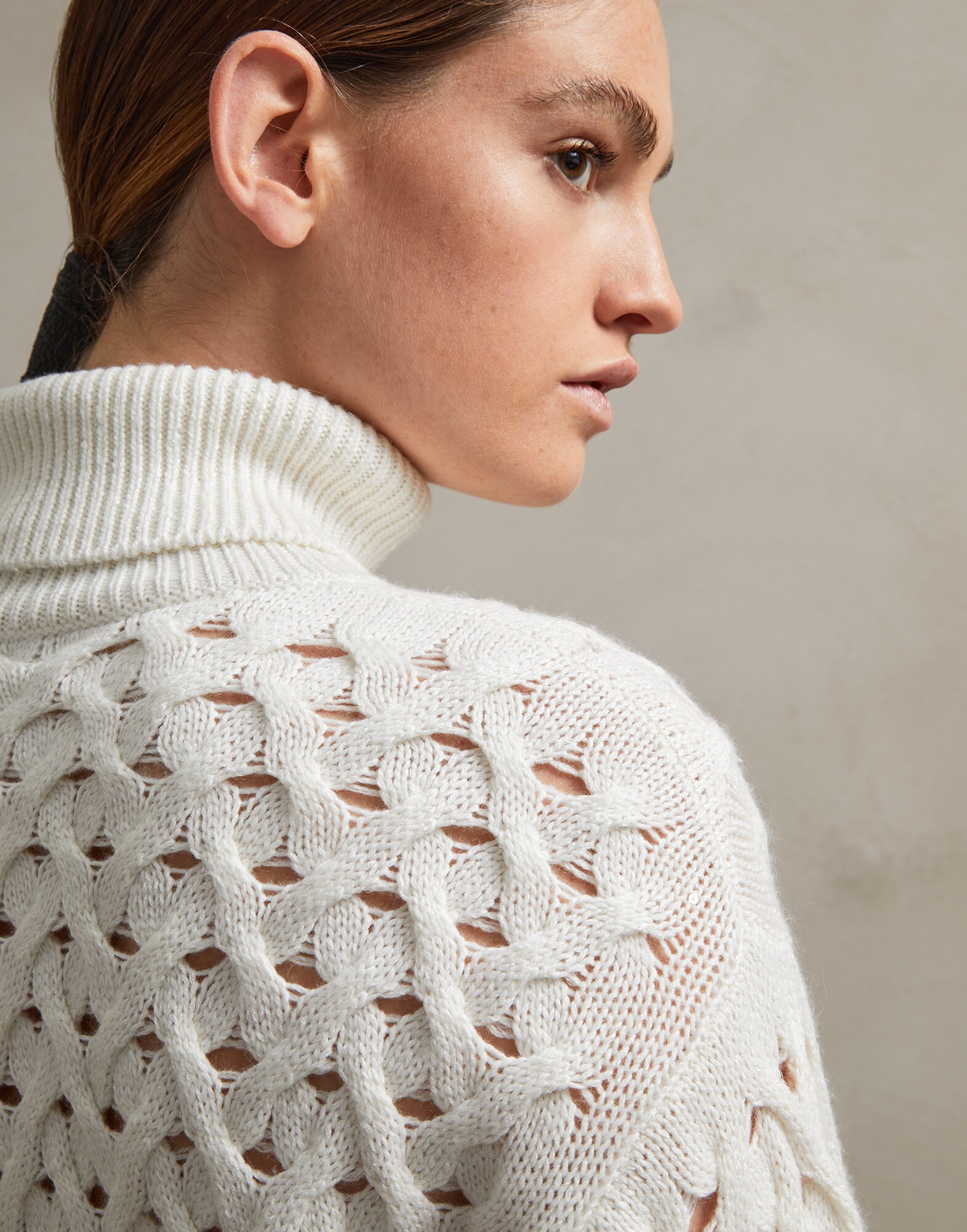 High Neck Sweater - Detail