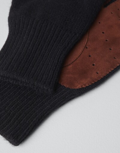 Gloves - Detail view