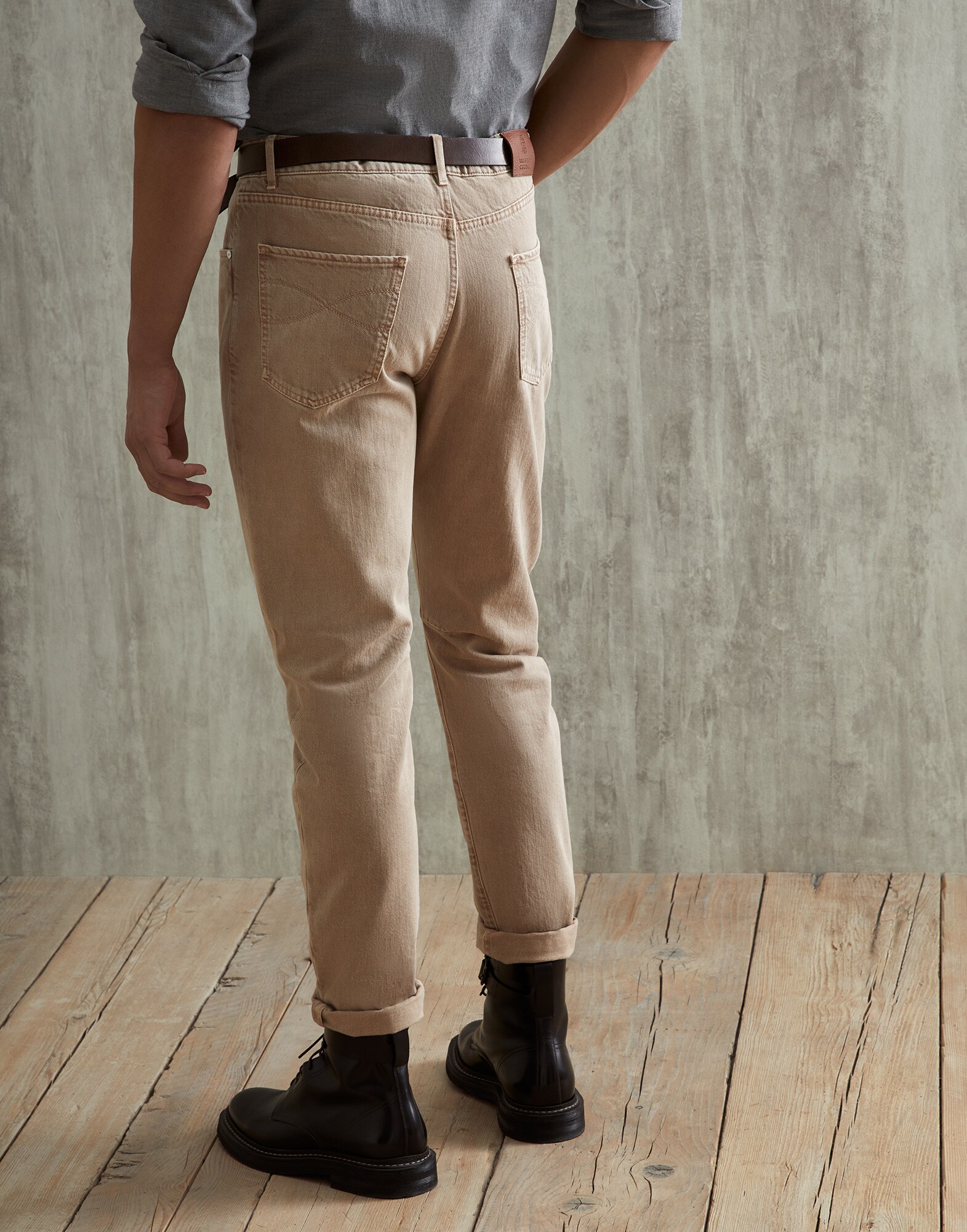 Leisure - Back view