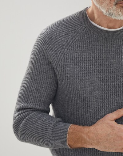 Crewneck - Detail view