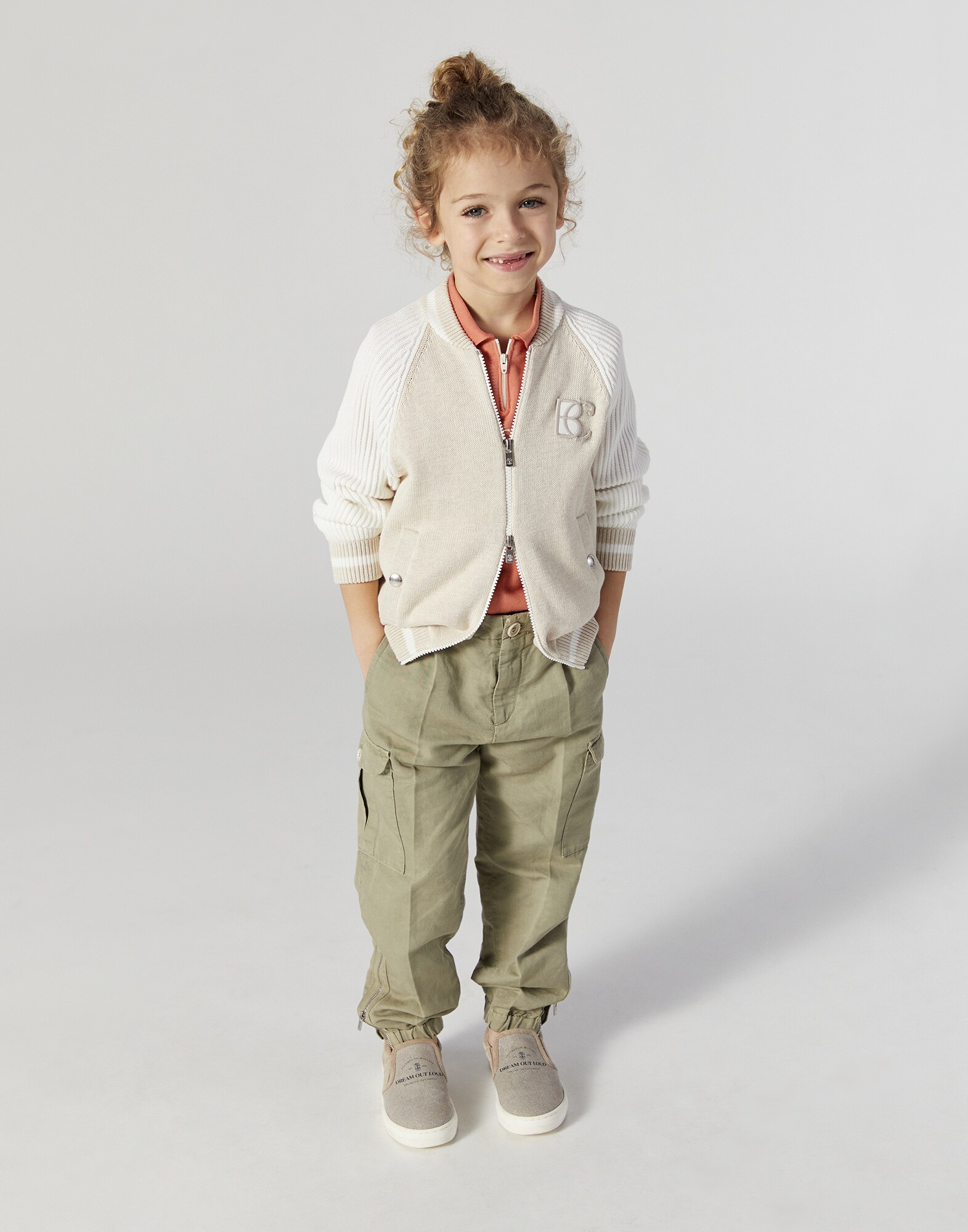 231HOUTFIT19 image number 0