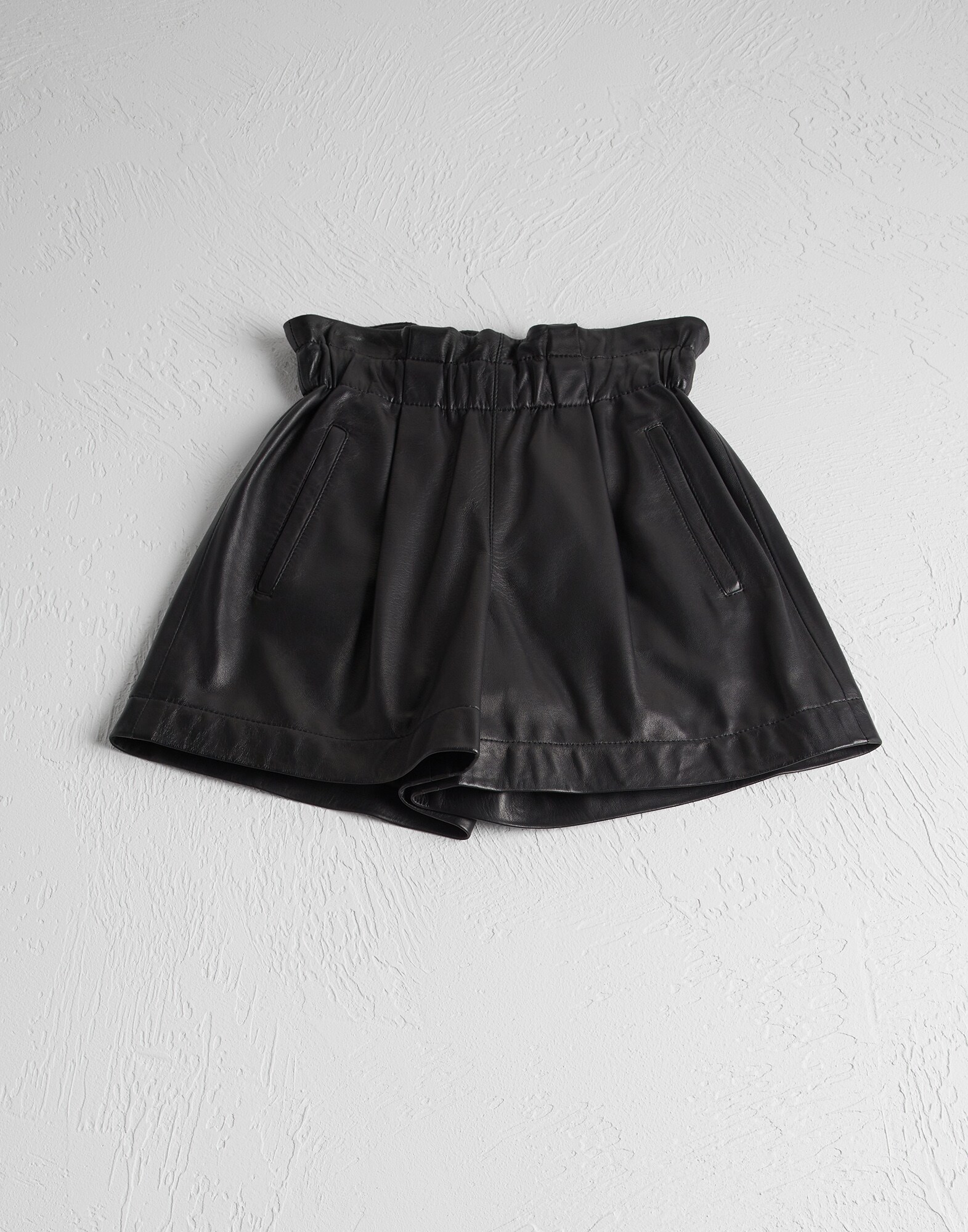 Bermuda & Shorts - Front view