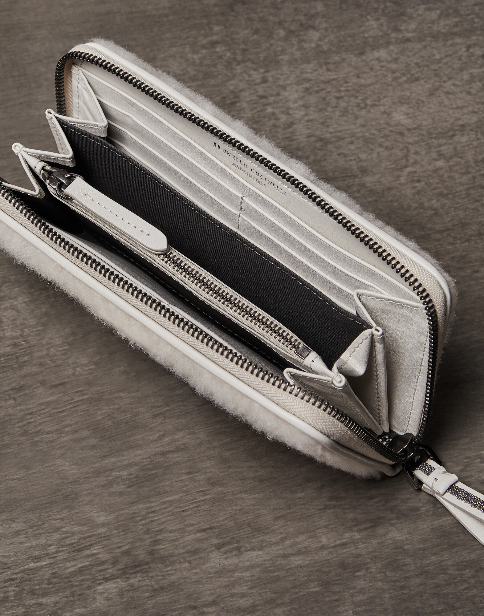 Wallet - Full look