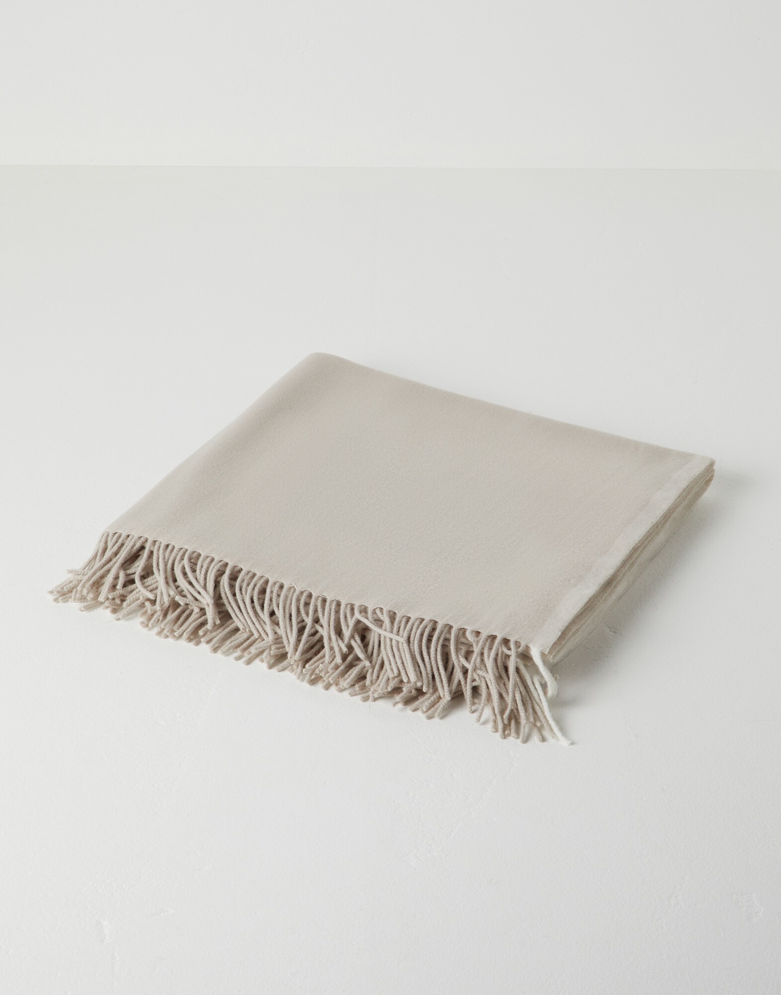 Throws - Front view