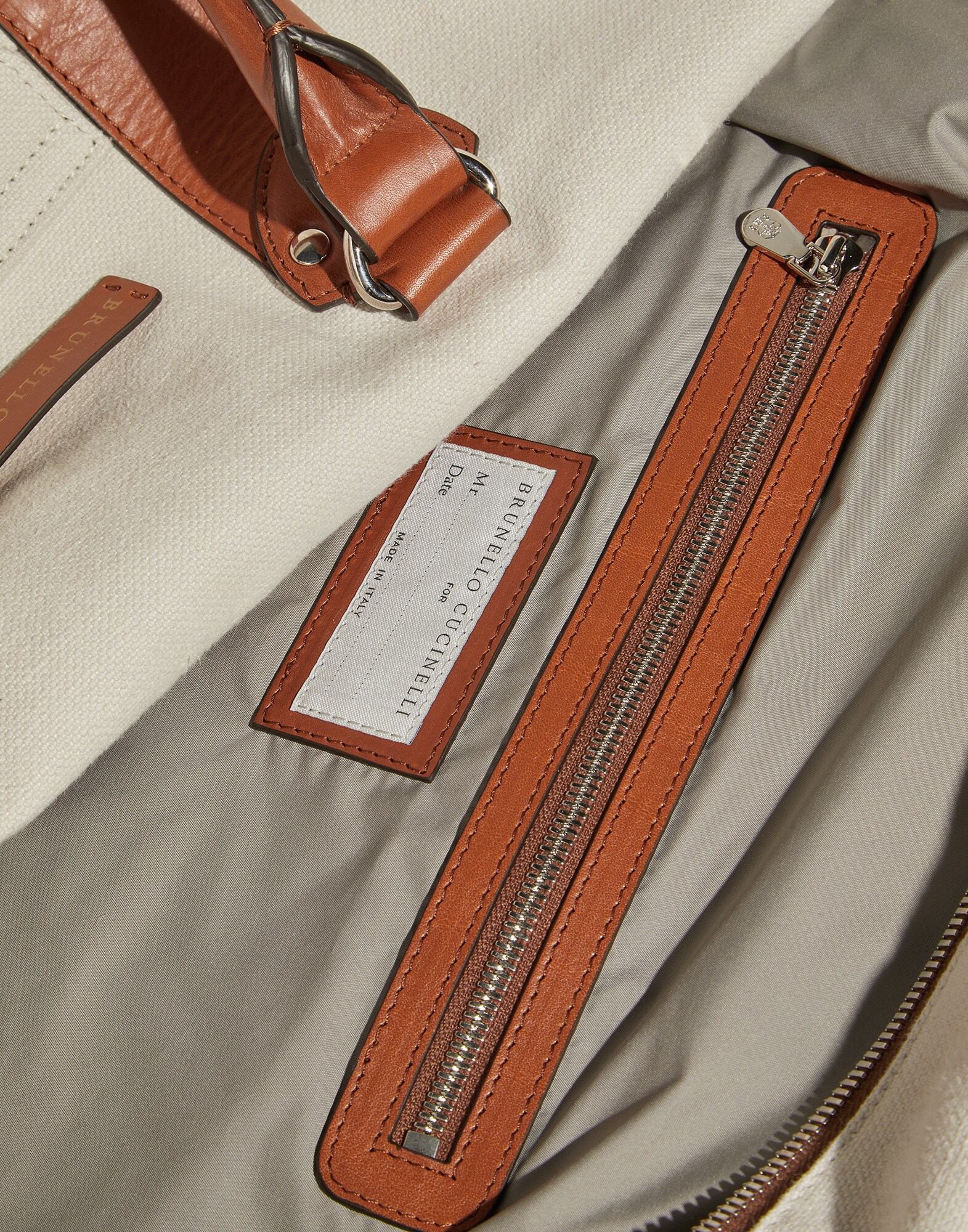 Travel Bag - Full look