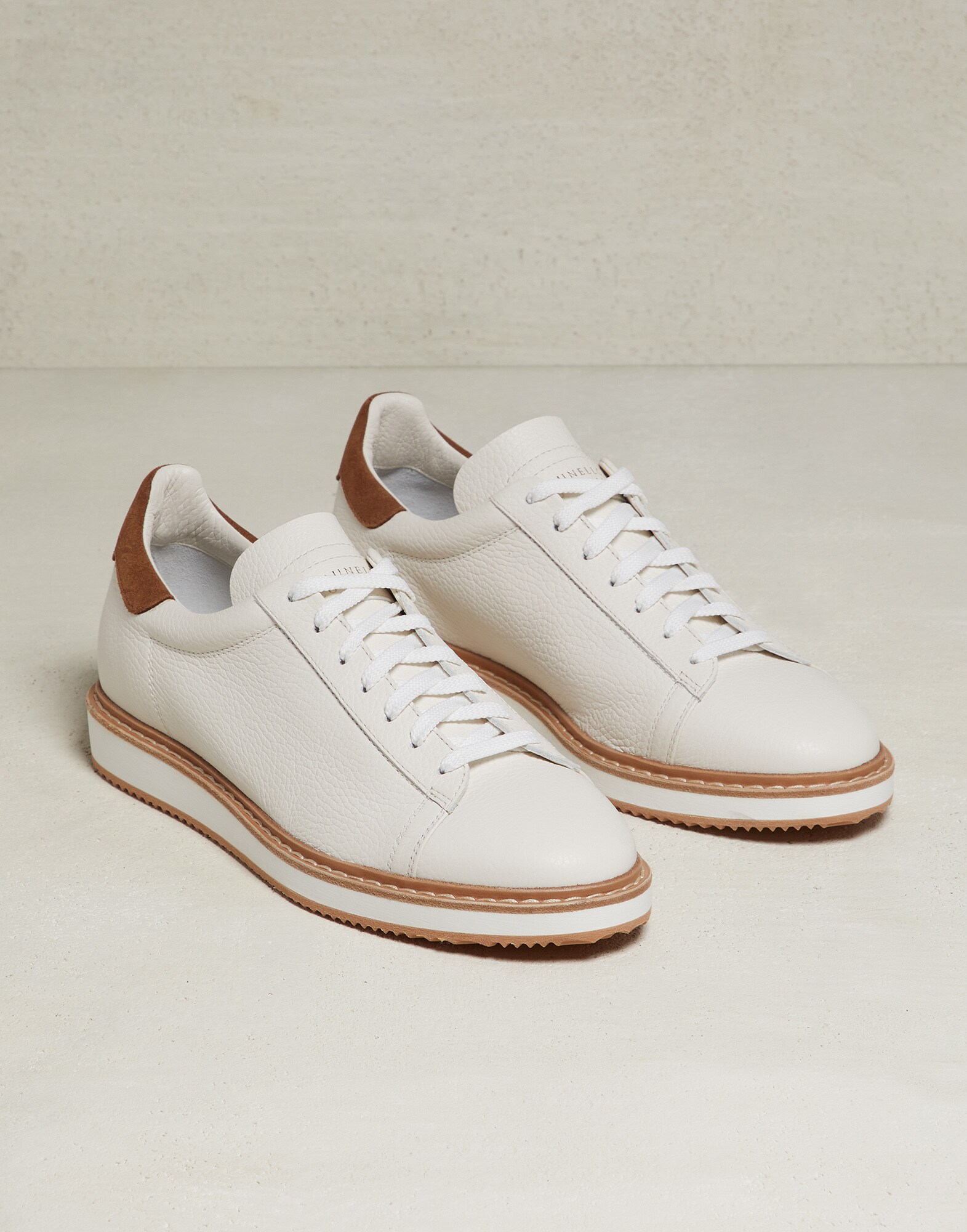 Sneakers - Front view
