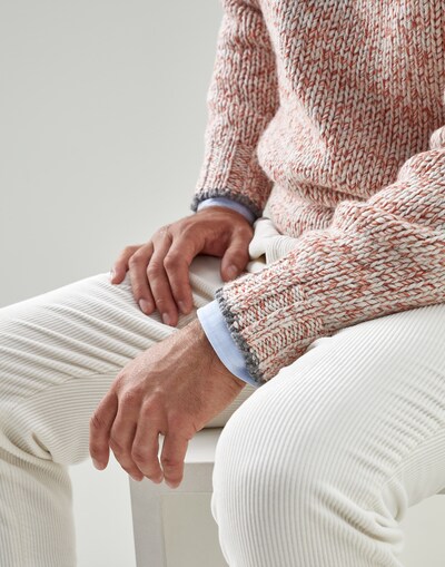 Crewneck - Detail view