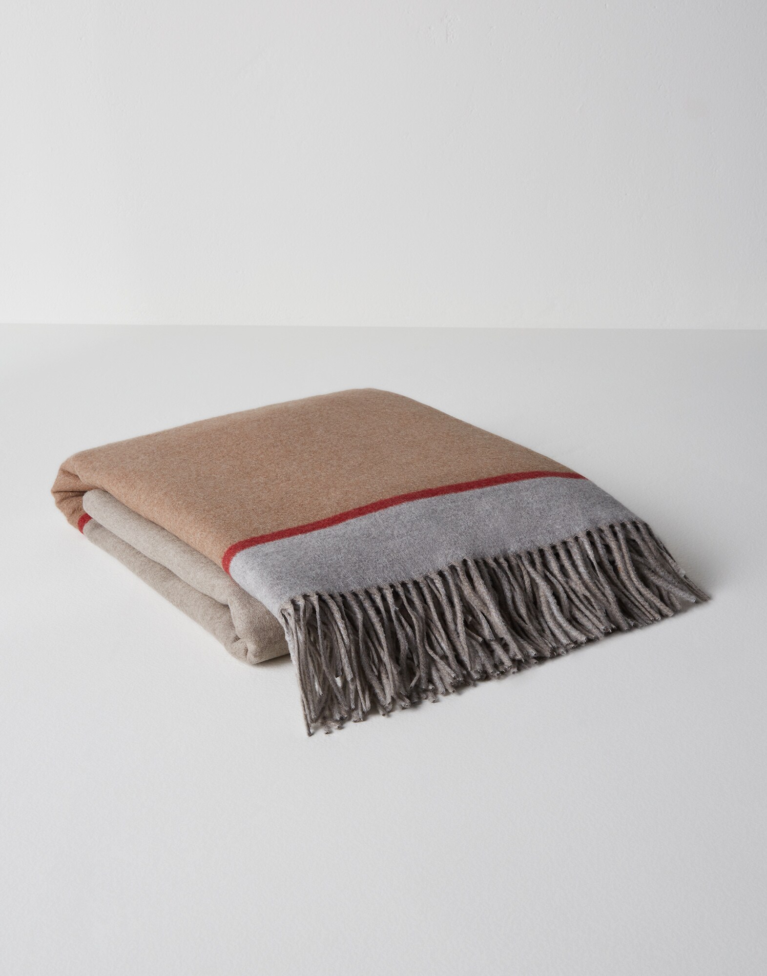 Throws - Front view