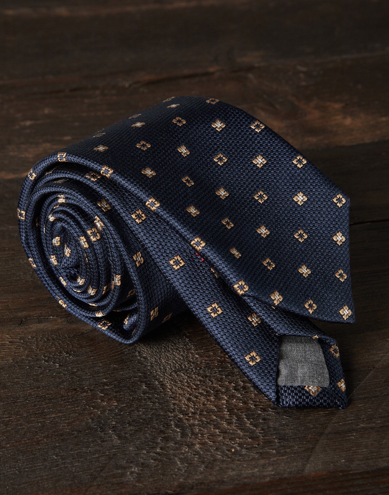 Tie - Detail view