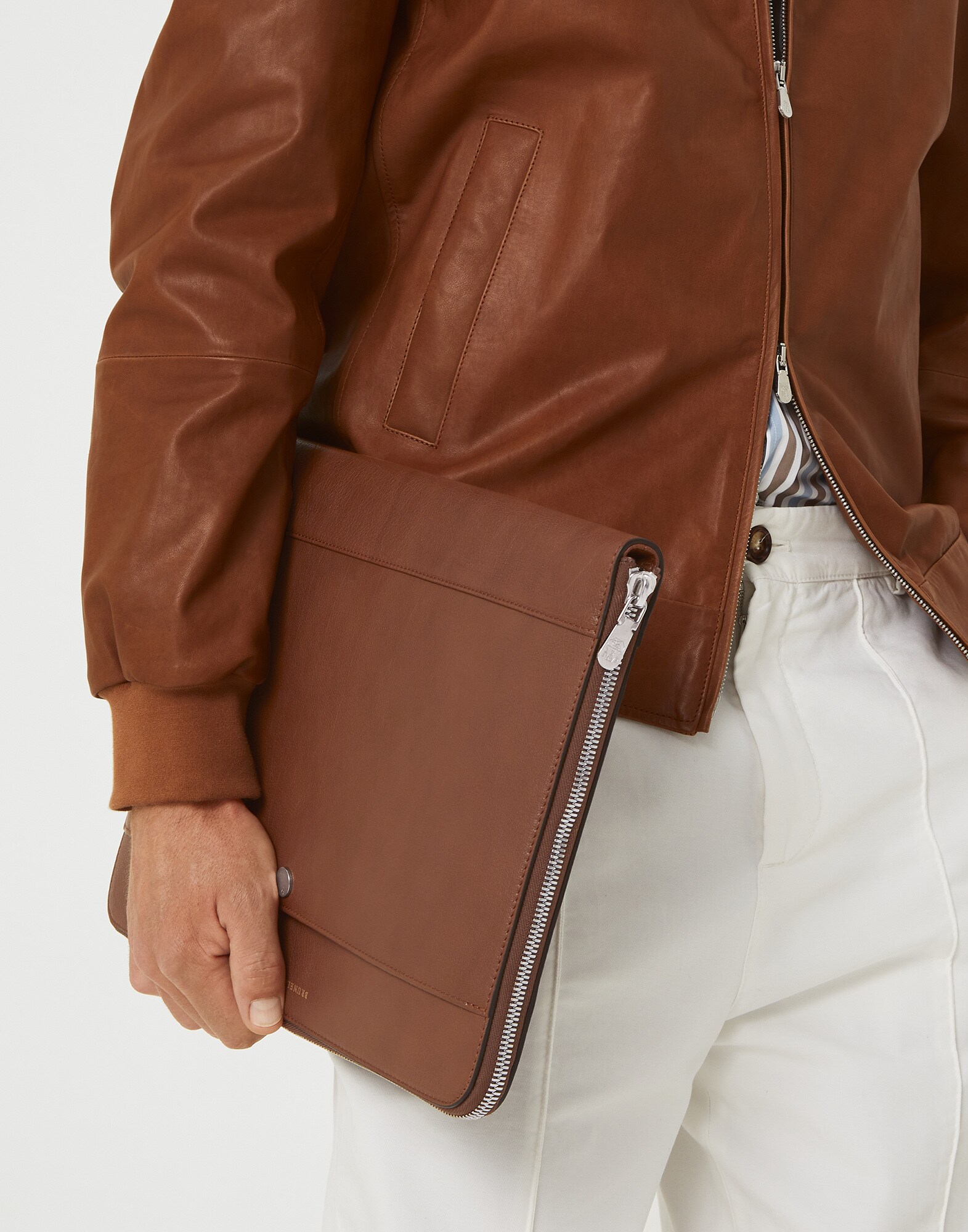 Document Holder - Editorial