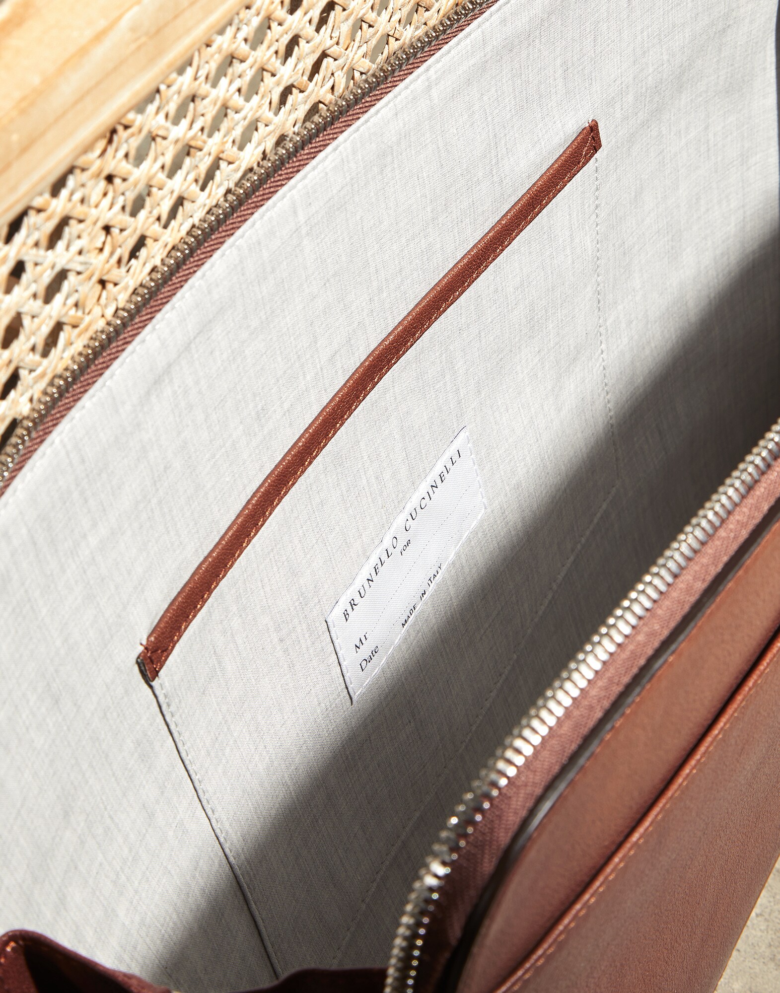 Document Holder - Detail