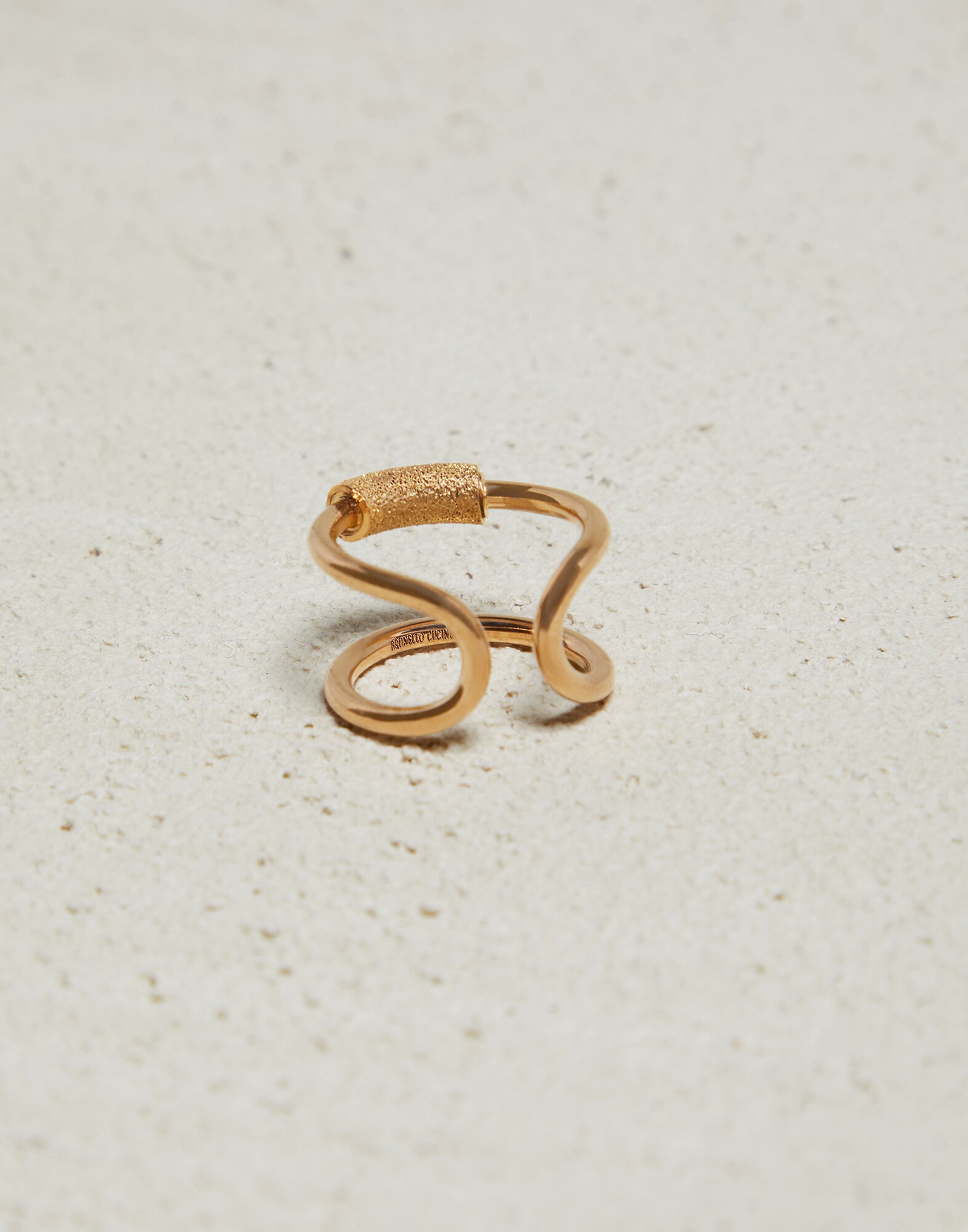 Ring - Detail view