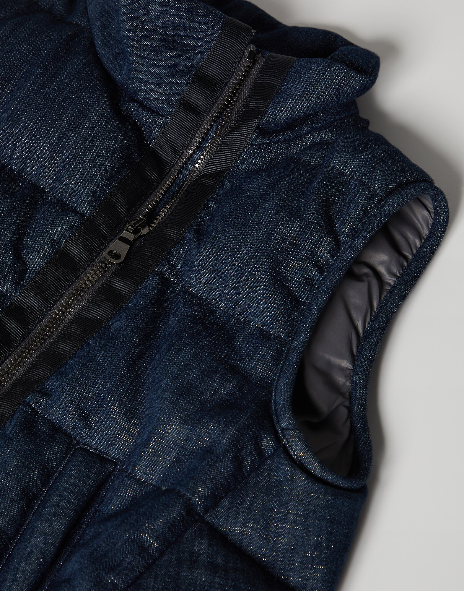 Down Jacket - Detail view