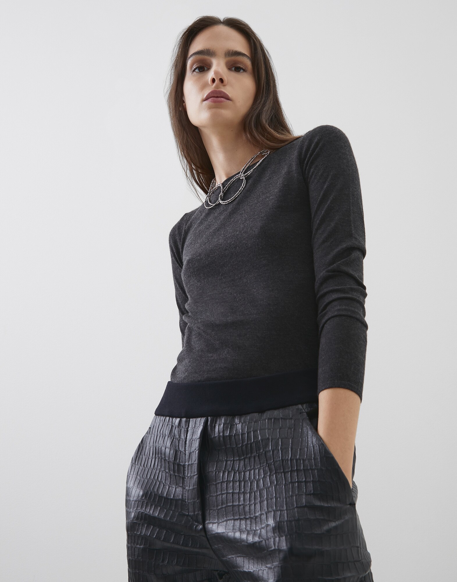 Scoop Neck - Editorial