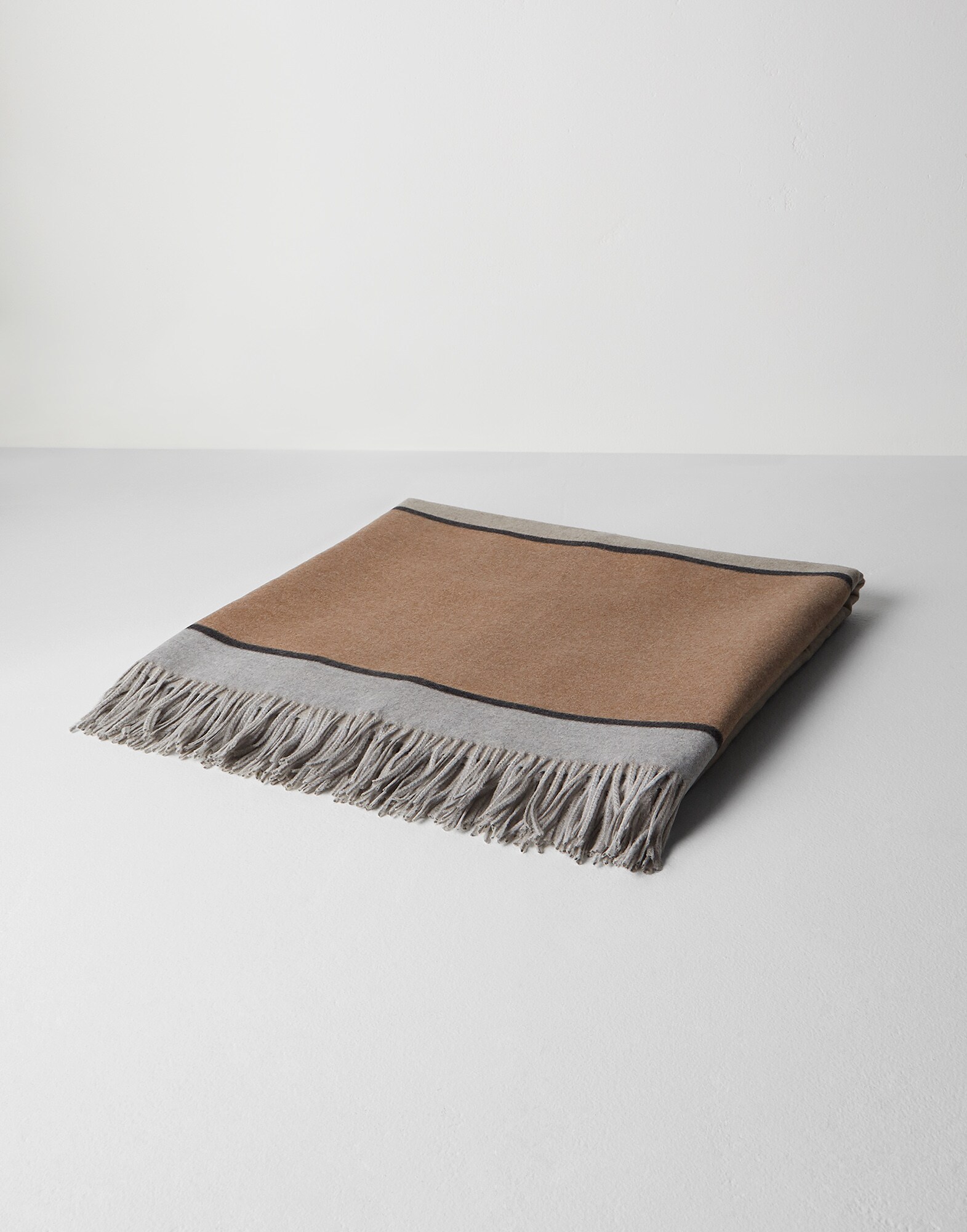 Throws - Front view