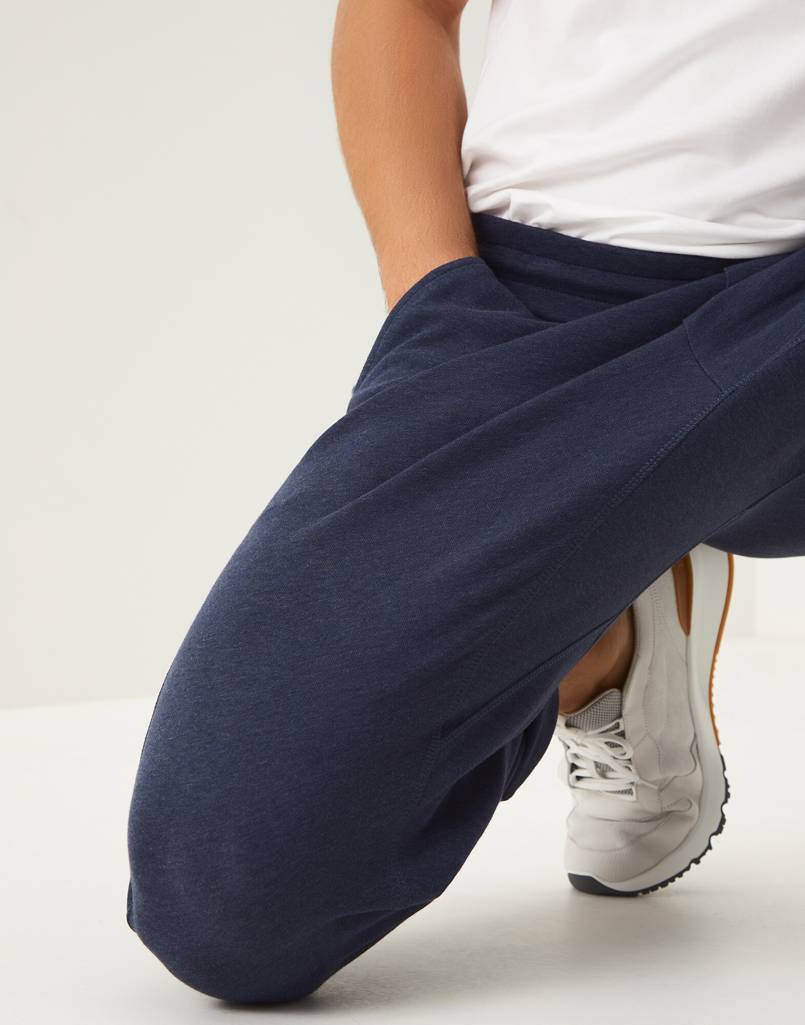 Sweatpants - Detail view