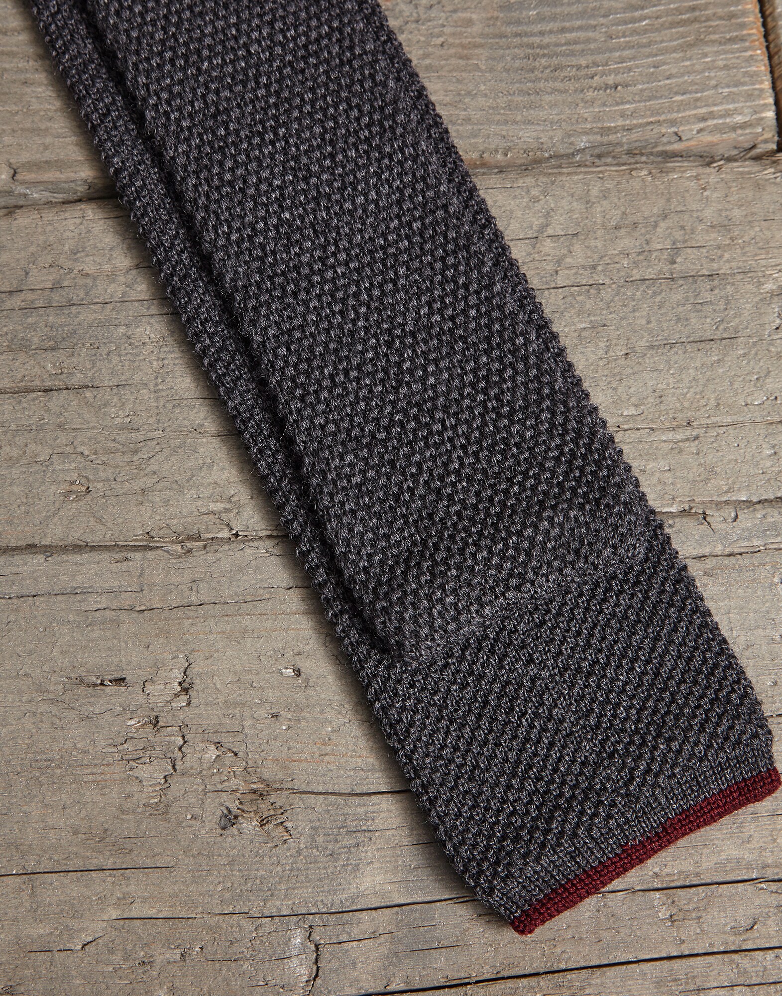Tie - Detail view