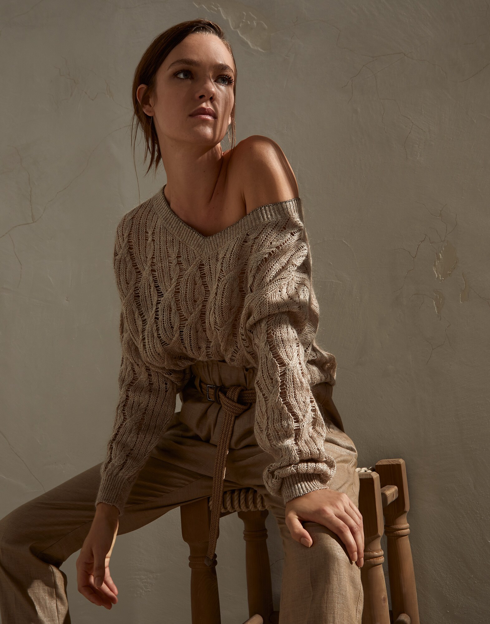 Scoop Neck - Editorial view