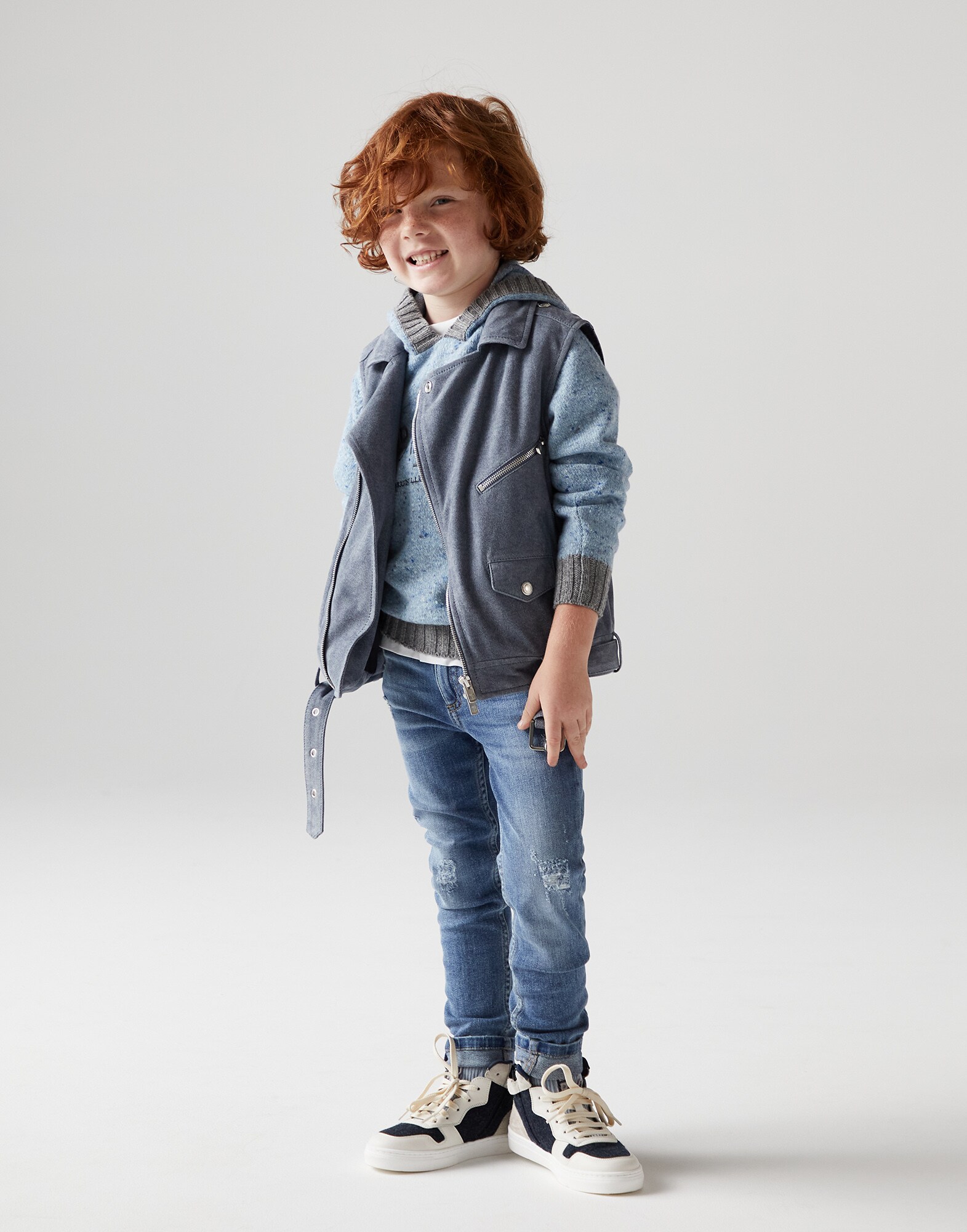 222HOUTFIT12 image number 0