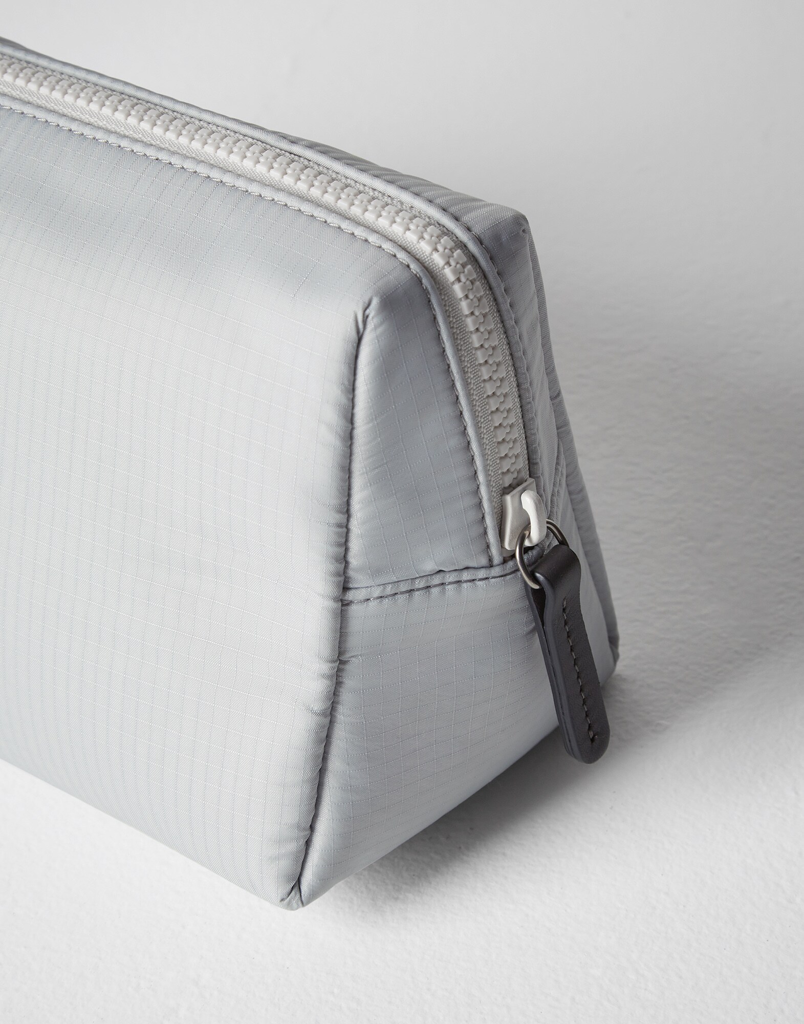 Accessories Grey Lifestyle 3 - Brunello Cucinelli