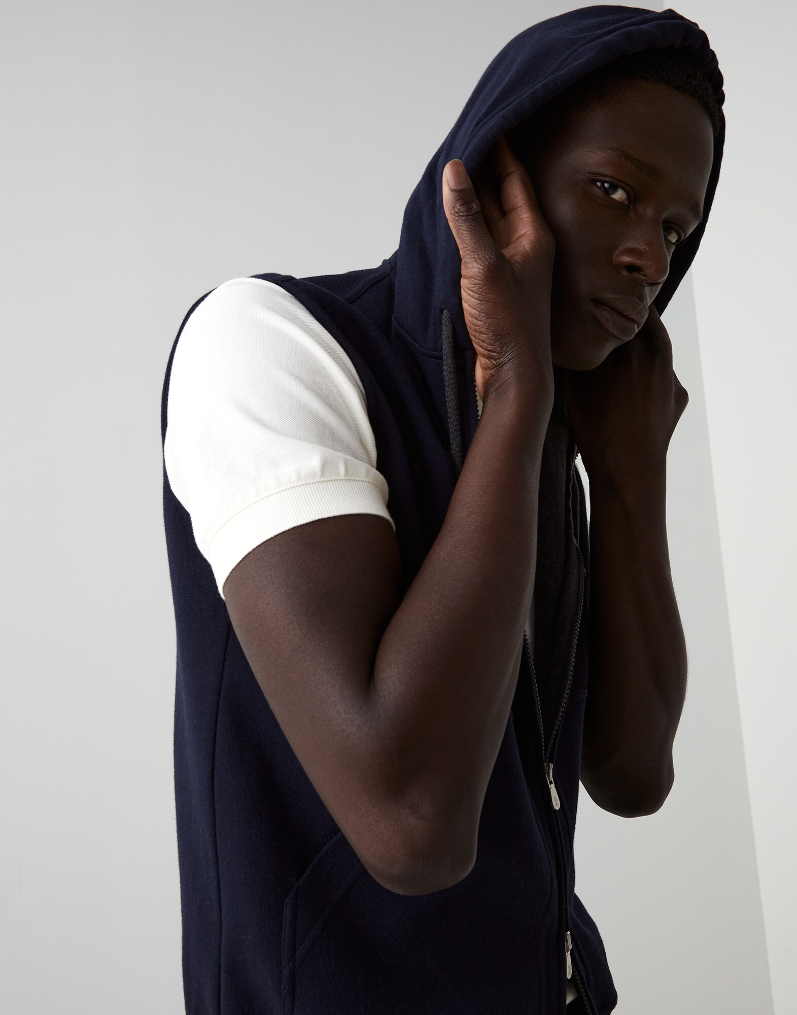 Sweatshirt - Editorial view