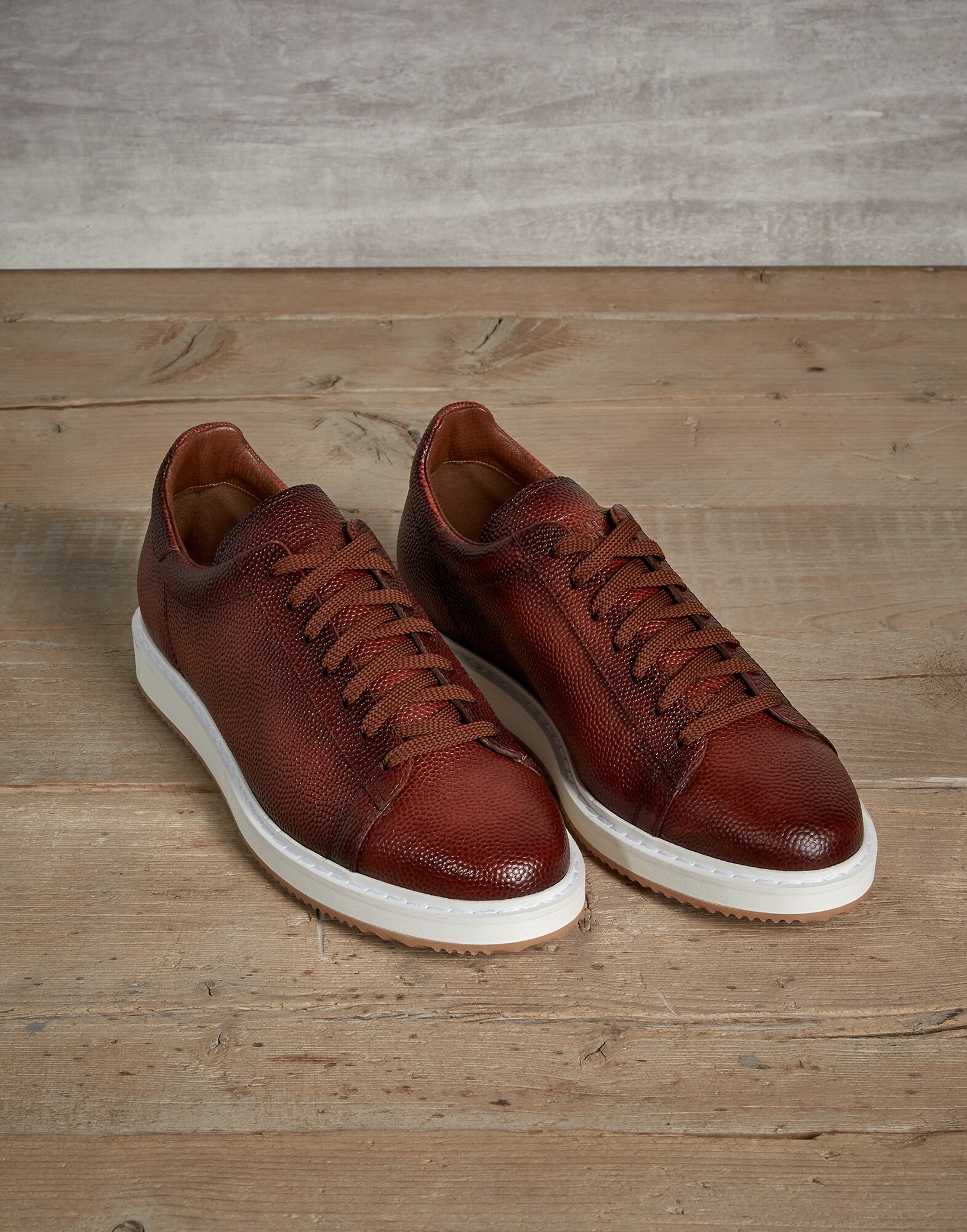 Sneakers - Front view