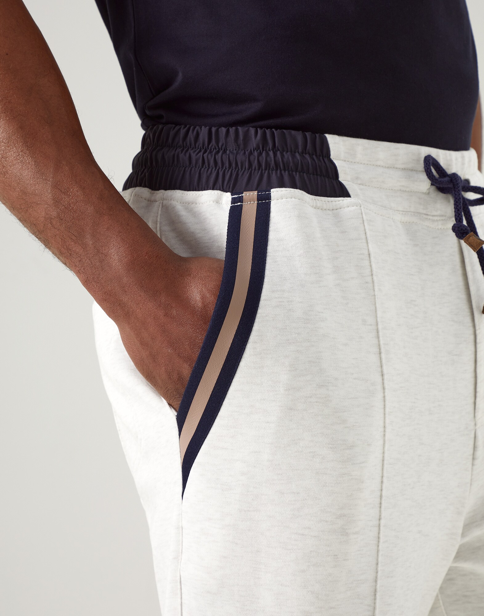 Sweatpants - Detail view