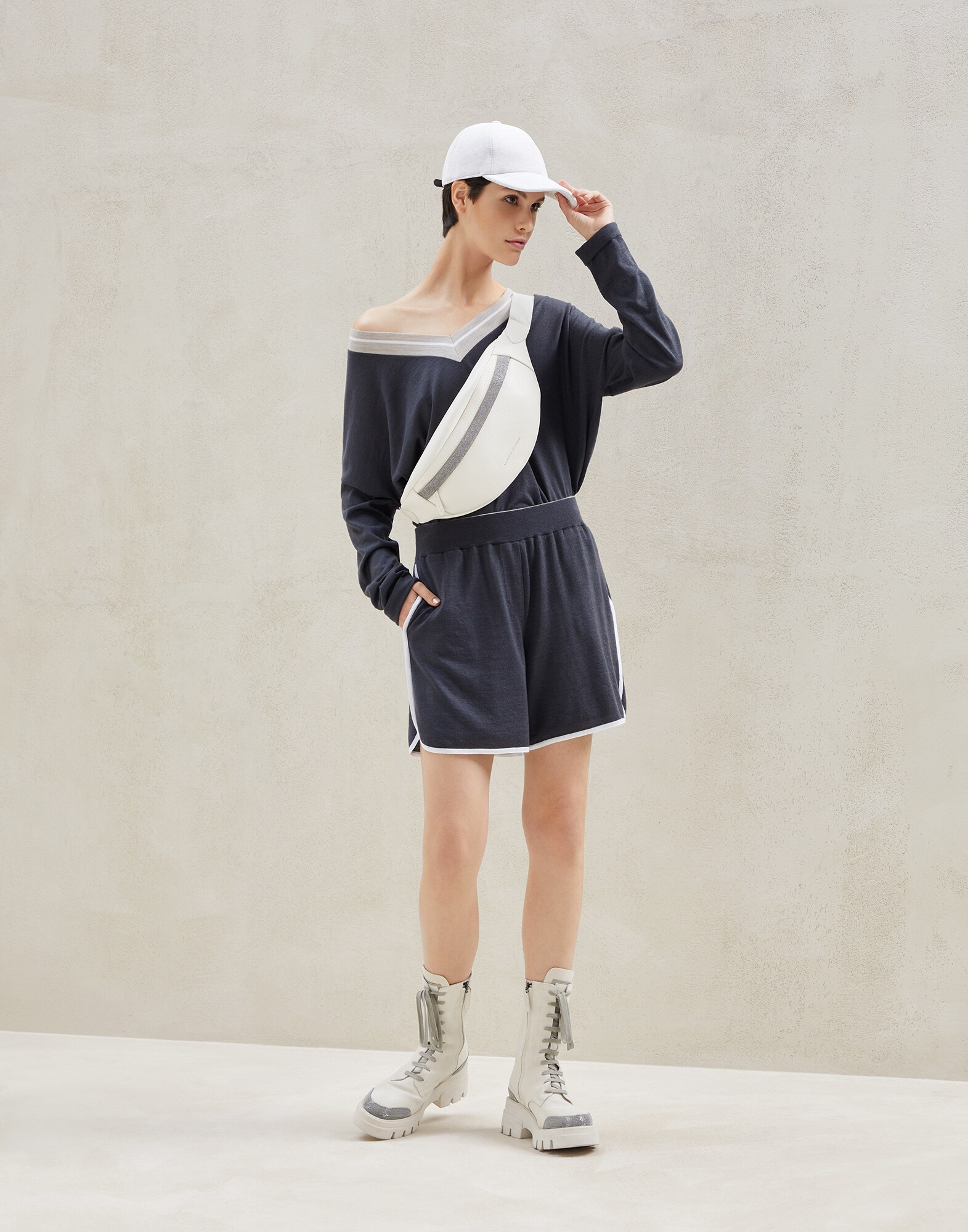 Sweatshirt - Full look