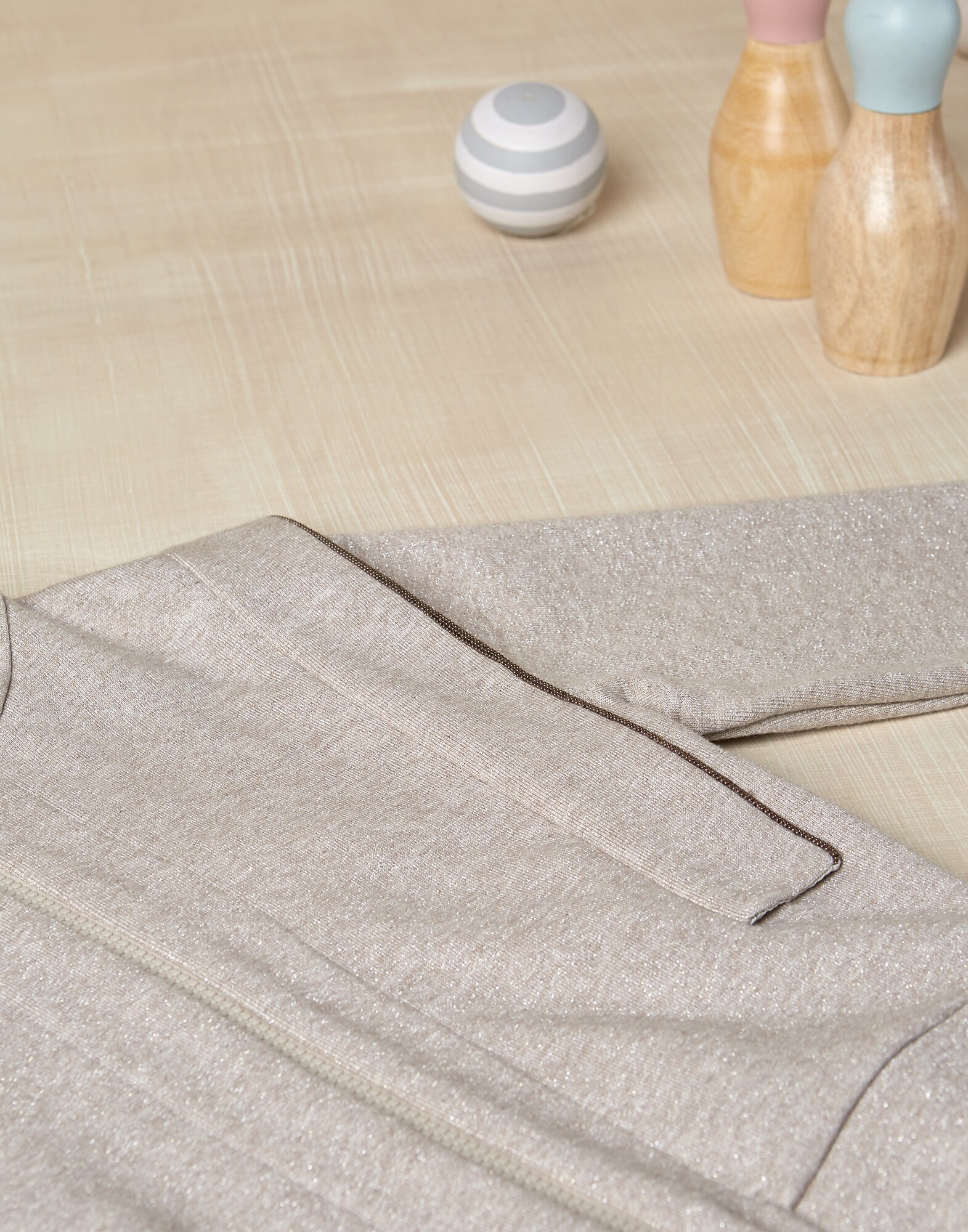 Topwear - Detail