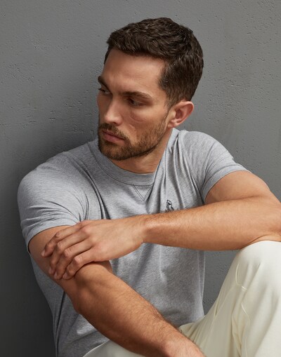 T-Shirt - Editorial view