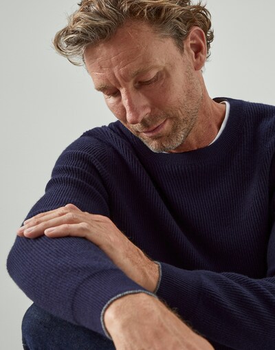 Crewneck - Detail view